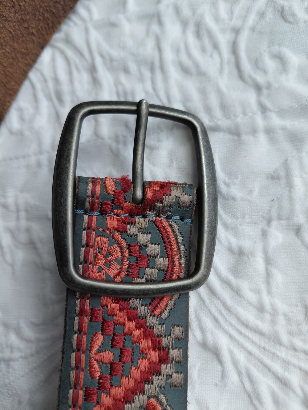 Lucky Brand Women's Embroidered Leather Belt Red, Orange & Gray Sz Small - Picture 5 of 9